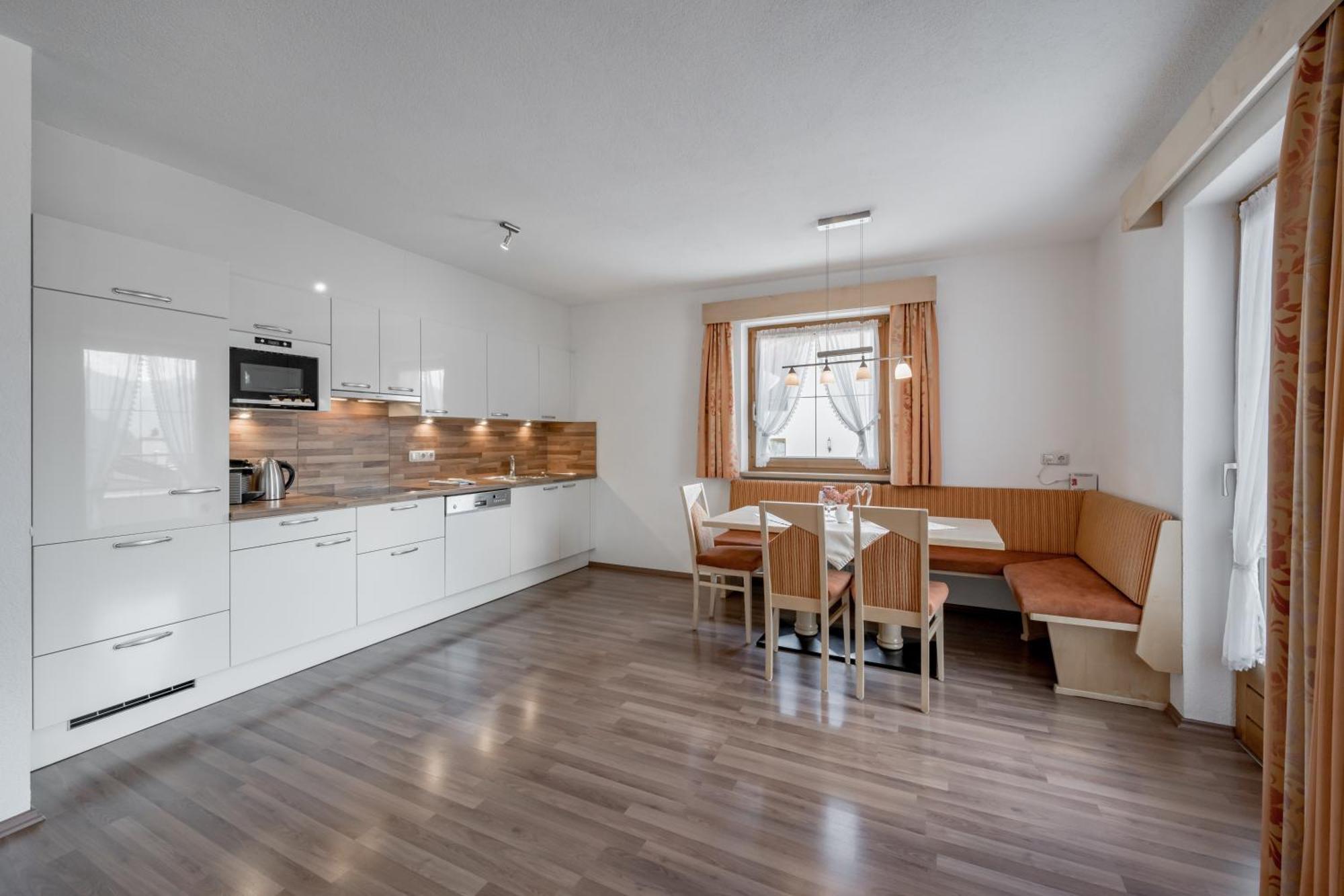 Platoell Homes Зерфаус Екстериор снимка